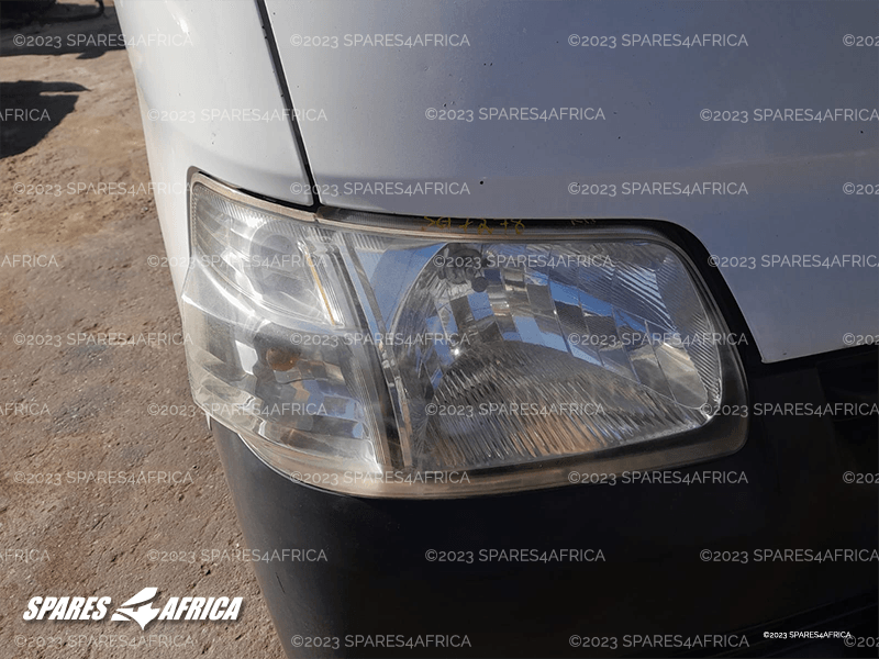 DAIHATSU GRANMAX 1.5 2012 - RIGHT HAND SIDE HEADLIGHT.jpg