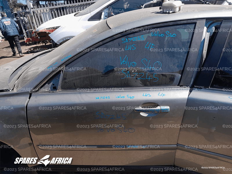 VOLVO S40 2005 - PASSENGER DOOR