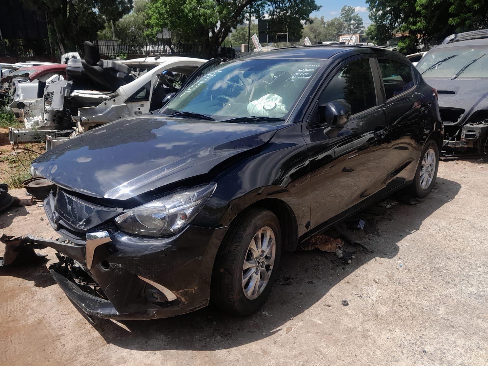 2016 MAZDA 2 2.0 MANUAL / PETROL FOR STRIPPING